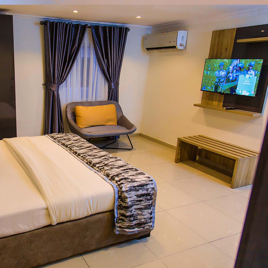 /web/uploads/116/Aries Suites/room-photos/Deluxe Room/aries-suites-deluxe-rooms-003.jpg